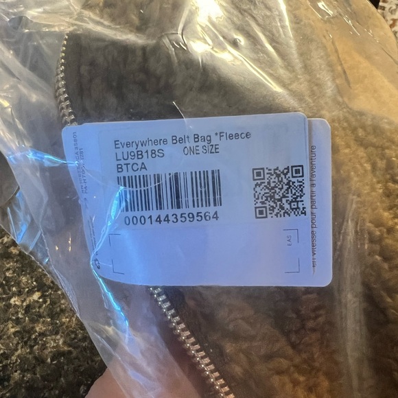 Lululemon Belt Bag - Picture 2 of 7